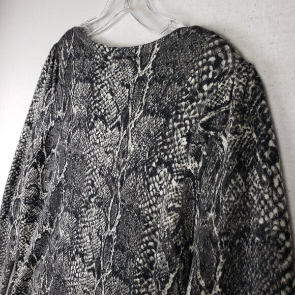 Talbots 100% Merino Wool Sweater Light Pullover Python Print Snakeskin size MP - Picture 8 of 8